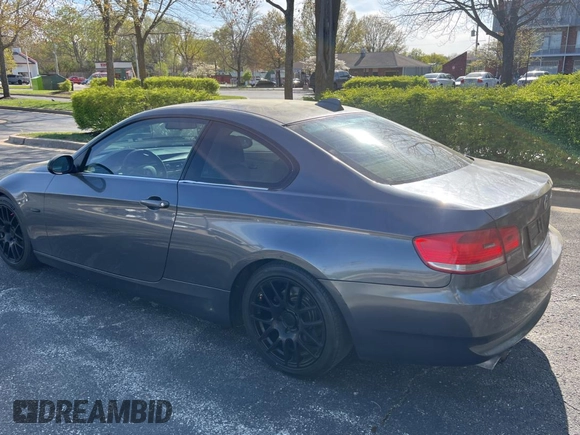 2008 BMW 3 Series 328i with VIN WBAWB33518P133427, listed as a Copart auction lot 53393465 with 111,539 mi miles and Clean Title. Bid and sale history available at carsss.com. Image 3.
