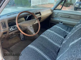 1968 Cadillac DeVille z VIN J8295891, wystawiony jako Copart lot #80172544 z przebiegiem 82 126 mil mil oraz Czysty tytuł • Clean title. Historia ofert i sprzedaży dostępna na DreamBid. Obrazek 5.