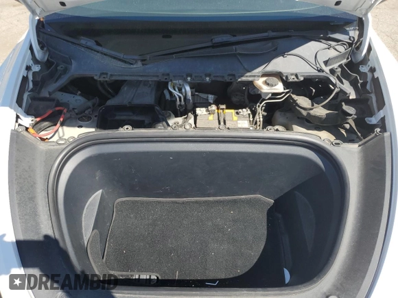2021 Tesla Model Y Long Range z VIN 5YJYGAEE4MF267156, wystawiony jako Copart lot #50634185 z przebiegiem 72 850 mil mil oraz Szkoda całkowita • Salvage title. Historia ofert i sprzedaży dostępna na DreamBid. Obrazek 14.