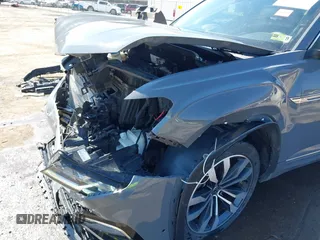 2023 Volkswagen Atlas SEL Premium R-Line с VIN 1V2FE2CA6PC206412, выставлен на аукционе IAAI как лот 41801027 с пробегом 64 898 миль миль и . История ставок и продаж доступна на DreamBid. Изображение 18.
