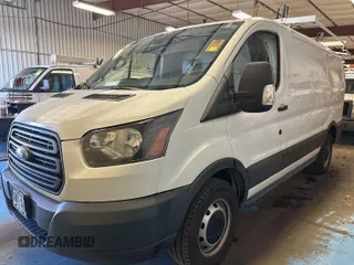 2018 Ford Transit z VIN 1FTYR1YM2JKB43849, wystawiony jako IAAI lot #42642845 z przebiegiem 106 463 mil mil oraz . Historia ofert i sprzedaży dostępna na DreamBid. Obrazek 19.