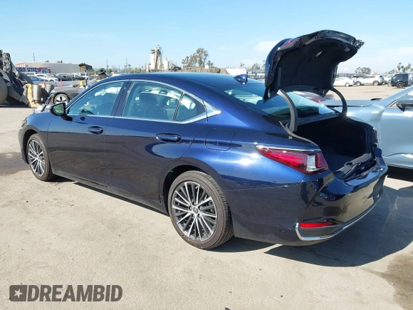 2023 Lexus ES with VIN 58ADA1C19PU027018, listed as a IAAI auction lot 42013458 with 20,861 mi miles. Bid and sale history available at carsss.com. Image 3.