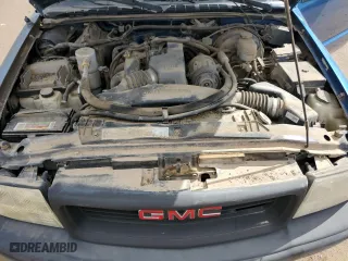 2001 GMC Sonoma SLS w/1SF Pkg with VIN 1GTCS195718156860, listed as a Copart auction lot 52531395 with 0 mi miles and Clean Title. Bid and sale history available at carsss.com. Image 11.
