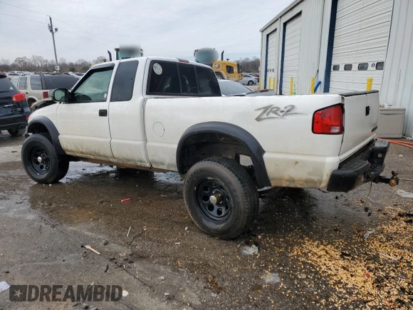 2002 Chevrolet S-10 LS with VIN 1GCCT19W028149143, listed as a Copart auction lot 41827785 with 205,053 mi miles and Salvage Title. Bid and sale history available at carsss.com. Image 2.