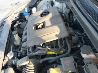 2019 Hyundai Elantra SE z VIN KMHD74LFXKU864226, wystawiony jako IAAI lot #43113534 z przebiegiem 56 561 mil mil oraz . Historia ofert i sprzedaży dostępna na DreamBid. Obrazek 20.