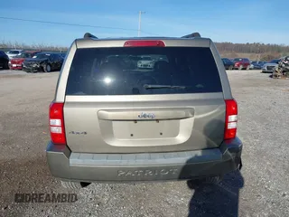 2008 Jeep Patriot Sport with VIN 1J8FF28W68D597262, listed as a IAAI auction lot 41835386 with 120,266 mi miles. Bid and sale history available at carsss.com. Image 16.