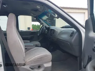 2003 Ford F-150 с VIN 2FTRX08W53CA43029, выставлен на аукционе IAAI как лот 42483083 с пробегом 311 710 миль миль и . История ставок и продаж доступна на DreamBid. Изображение 5.