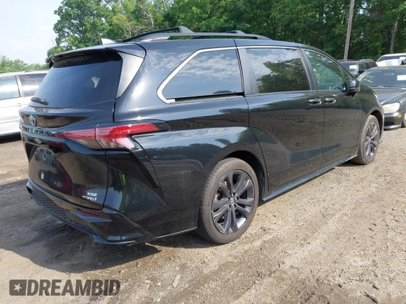2022 Toyota Sienna XSE with VIN 5TDDRKEC8NS079069, listed as a IAAI auction lot 42231512 with 121,494 mi miles and . Bid and sale history available at DreamBid. Image 4.