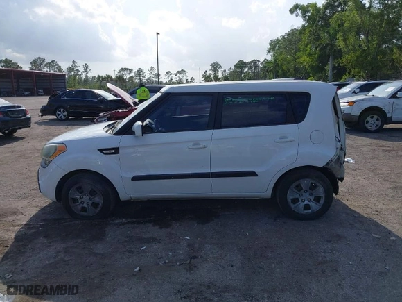 2013 Kia Soul with VIN KNDJT2A57D7754706, listed as a IAAI auction lot 41942848 with 151,463 mi miles. Bid and sale history available at carsss.com. Image 14.