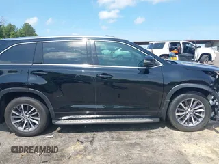 2017 Toyota Highlander XLE with VIN 5TDKZRFHXHS509618, listed as a IAAI auction lot 42407847 with 74,216 mi miles and . Bid and sale history available at DreamBid. Image 14.