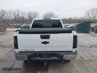 2007 Chevrolet Silverado 1500 LT w/1LT with VIN 3GCEK13397G532557, listed as a IAAI auction lot 41500202 with 216,911 mi miles. Bid and sale history available at carsss.com. Image 16.