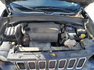 2017 Jeep Renegade Latitude with VIN ZACCJBBB3HPE84014, listed as a Copart auction lot 48664815 with 97,236 mi miles and Clean Title. Bid and sale history available at carsss.com. Image 12.