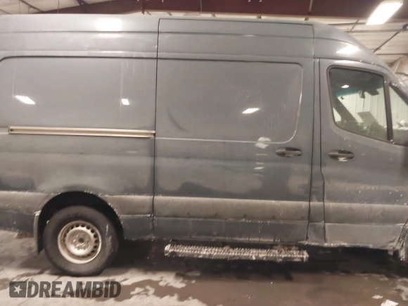 2019 Mercedes-Benz Sprinter Cargo with VIN WD4PF0CD5KP088412, listed as a IAAI auction lot 41618741 with 135,848 mi miles. Bid and sale history available at carsss.com. Image 13.
