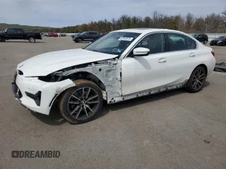 2021 BMW 3 Series 330i xDrive z VIN 3MW5R7J05M8B98568, wystawiony jako Copart lot #53743975 z przebiegiem 50 263 mil mil oraz Szkoda całkowita • Salvage title. Historia ofert i sprzedaży dostępna na DreamBid. Obrazek 1.