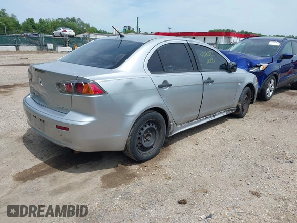 2010 Mitsubishi Lancer DE z VIN JA32U1FU7AU008019, wystawiony jako IAAI lot #42181672 z przebiegiem 227 360 mil mil oraz . Historia ofert i sprzedaży dostępna na DreamBid. Obrazek 4.