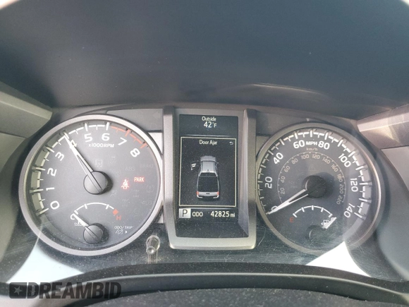 2018 Toyota Tacoma SR5 with VIN 5TFAZ5CN8JX061295, listed as a Copart auction lot 49313485 with 42,825 mi miles and Clean Title. Bid and sale history available at DreamBid. Image 9.
