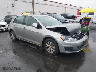 2015 Volkswagen Golf TSI SEL with VIN 3VW217AU5FM057121, listed as a IAAI auction lot 40735047 with 84,185 mi miles. Bid and sale history available at carsss.com. Image 1.