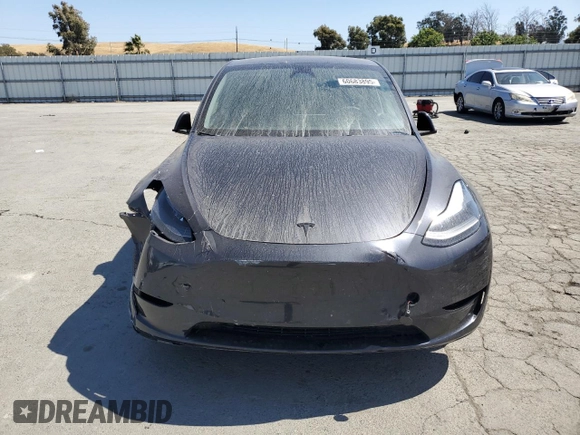 2024 Tesla Model Y z VIN 7SAYGDED7RF050963, wystawiony jako Copart lot #60683895 z przebiegiem 23 100 mil mil oraz Czysty tytuł • Clean title. Historia ofert i sprzedaży dostępna na DreamBid. Obrazek 5.