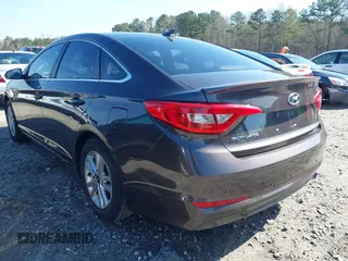 2016 Hyundai Sonata SE z VIN 5NPE24AF5GH269327, wystawiony jako IAAI lot #41810855 z przebiegiem 120 379 mil mil oraz . Historia ofert i sprzedaży dostępna na DreamBid. Obrazek 3.