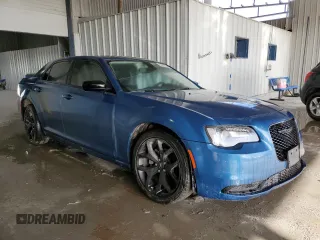 2023 Chrysler 300 Touring with VIN 2C3CCAAG0PH633016, listed as a Copart auction lot 49267415 with 23,449 mi miles and Clean Title. Bid and sale history available at DreamBid. Image 4.