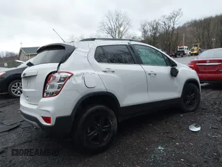 2020 Chevrolet Trax LT with VIN 3GNCJPSB6LL185803, listed as a IAAI auction lot 41915320 with 88,214 mi miles. Bid and sale history available at carsss.com. Image 4.