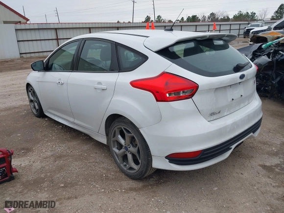 2015 Ford Focus ST with VIN 1FADP3L91FL268867, listed as a IAAI auction lot 41583424 with 169,426 mi miles. Bid and sale history available at carsss.com. Image 3.