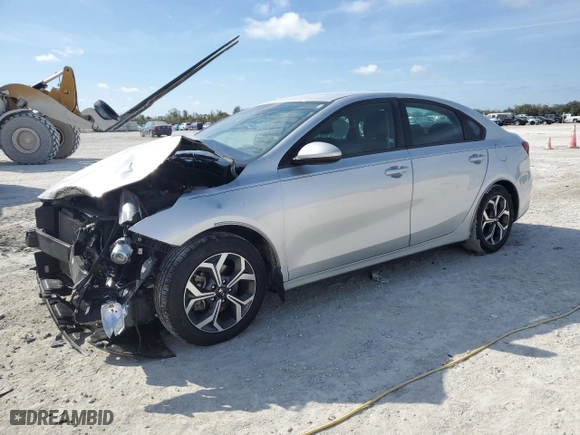 2020 Kia Forte LXS with VIN 3KPF24AD5LE186126, listed as a Copart auction lot 43056395 with 41,047 mi miles and Salvage Title. Bid and sale history available at carsss.com. Image 1.