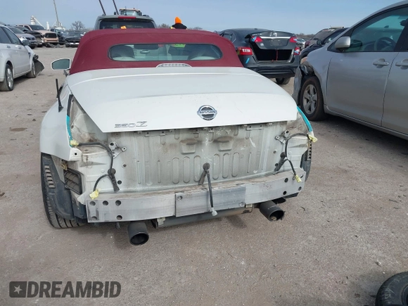 2006 Nissan 350Z Touring with VIN JN1AZ36A06M452000, listed as a IAAI auction lot 41371231 with 227,403 mi miles. Bid and sale history available at carsss.com. Image 6.
