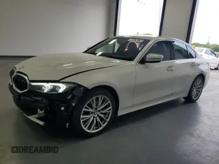 2024 BMW 3 Series 330i with VIN 3MW69FF00R8E38818, listed as a Copart auction lot 60878225 with 30,611 mi miles and Clean title. Bid and sale history available at DreamBid. Image 1.