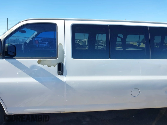 2012 Chevrolet Express Passenger 1LT с VIN 1GAZG1FG1C1140935, выставлен на аукционе IAAI как лот 40887987 с пробегом 362 780 миль миль и . История ставок и продаж доступна на DreamBid. Изображение 14.
