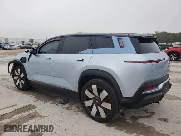 2023 Fisker Ocean Ultra z VIN VCF1UBU2XPG008429, wystawiony jako Copart lot #87039704 z przebiegiem Nie podano mil oraz Nie do naprawy. Historia ofert i sprzedaży dostępna na DreamBid. Obrazek 2.