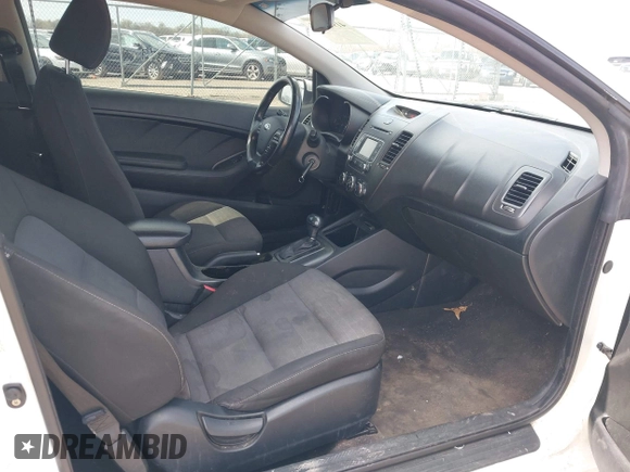 2016 Kia Forte EX with VIN KNAFX6A86G5632976, listed as a IAAI auction lot 41915868 with 116,799 mi miles and . Bid and sale history available at DreamBid. Image 5.