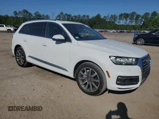 2017 Audi Q7 Prestige with VIN WA1VAAF74HD040786, listed as a Copart auction lot 54548385 with 111,233 mi miles and Salvage title. Bid and sale history available at DreamBid. Image 4.