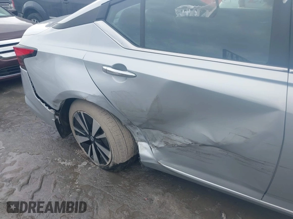 2022 Nissan Altima SV z VIN 1N4BL4DW0NN332896, wystawiony jako IAAI lot #41368811 z przebiegiem 35 062 mil mil oraz . Historia ofert i sprzedaży dostępna na DreamBid. Obrazek 6.