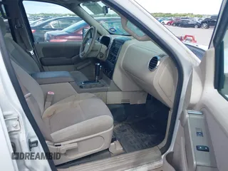 2007 Ford Explorer Sport Trac XLT z VIN 1FMEU31K07UB56341, wystawiony jako IAAI lot #42646998 z przebiegiem 132 347 mil mil oraz . Historia ofert i sprzedaży dostępna na DreamBid. Obrazek 5.