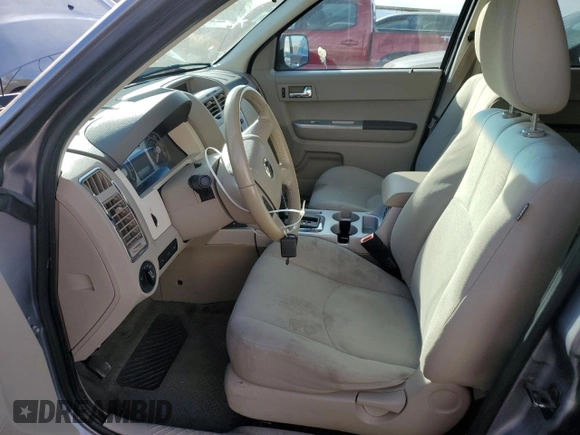 2008 Mercury Mariner z VIN 4M2CU91168KJ36995, wystawiony jako Copart lot #45050645 z przebiegiem 220 645 mil mil oraz Szkoda całkowita • Salvage title. Historia ofert i sprzedaży dostępna na DreamBid. Obrazek 7.