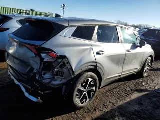 2024 Kia Sportage EX with VIN KNDPV3DF0R7270754, listed as a Copart auction lot 46617865 with 34,510 mi miles and Salvage Title. Bid and sale history available at carsss.com. Image 3.