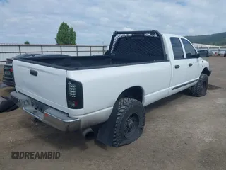2006 Dodge 3500 SLT z VIN 3D7LX38CX6G191784, wystawiony jako IAAI lot #42267999 z przebiegiem 202 933 mil mil oraz . Historia ofert i sprzedaży dostępna na DreamBid. Obrazek 4.