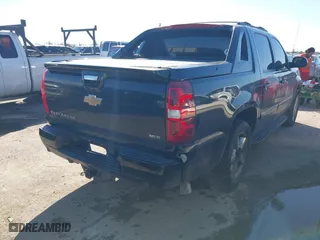 2011 Chevrolet Avalanche LTZ with VIN 3GNMCGE00BG391196, listed as a IAAI auction lot 41447134 with 248,991 mi miles. Bid and sale history available at carsss.com. Image 4.