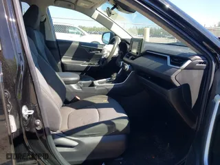 2022 Toyota RAV4 XLE with VIN 2T3W1RFV5NC180241, listed as a IAAI auction lot 41774074 with 63,902 mi miles. Bid and sale history available at carsss.com. Image 5.