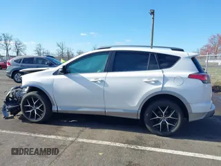 2017 Toyota RAV4 SE z VIN 2T3JFREV7HW668686, wystawiony jako IAAI lot #41832458 z przebiegiem 66 159 mil mil oraz . Historia ofert i sprzedaży dostępna na DreamBid. Obrazek 14.