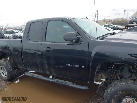 2010 Chevrolet Silverado 1500 LT with VIN 1GCSKSE3XAZ172390, listed as a IAAI auction lot 41839627 with 174,130 mi miles. Bid and sale history available at carsss.com. Image 14.