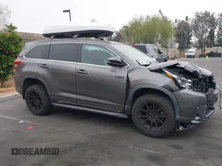 2018 Toyota Highlander Hybrid XLE с VIN 5TDJGRFH4JS044843, выставлен на аукционе IAAI как лот 41979512 с пробегом 84 844 миль миль и . История ставок и продаж доступна на DreamBid. Изображение 14.
