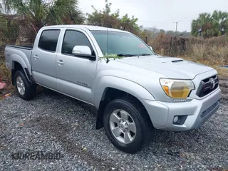 2013 Toyota Tacoma PreRunner z VIN 5TFJU4GN6DX044681, wystawiony jako IAAI lot #41419091 z przebiegiem 43 831 mil mil oraz . Historia ofert i sprzedaży dostępna na DreamBid. Obrazek 1.