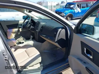 2005 Cadillac CTS with VIN 1G6DP567250112646, listed as a IAAI auction lot 41695638 with 69,629 mi miles. Bid and sale history available at carsss.com. Image 5.