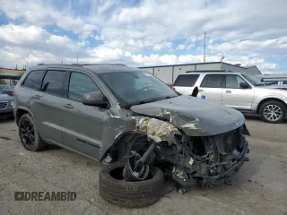 2020 Jeep Grand Cherokee Altitude z VIN 1C4RJFAG2LC257778, wystawiony jako Copart lot #53754825 z przebiegiem 97 595 mil mil oraz Szkoda całkowita • Salvage title. Historia ofert i sprzedaży dostępna na DreamBid. Obrazek 4.