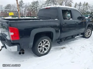 2007 Chevrolet Silverado 1500 LTZ with VIN 2GCEK13M771531683, listed as a IAAI auction lot 41558991 with 999,999 mi miles. Bid and sale history available at carsss.com. Image 4.