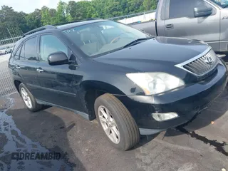 2008 Lexus RX 350 z VIN 2T2GK31U48C055978, wystawiony jako IAAI lot #42240154 z przebiegiem 153 329 mil mil oraz . Historia ofert i sprzedaży dostępna na DreamBid. Obrazek 1.
