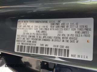 2025 Mazda CX-50 S Premium z VIN 7MMVABDMXSN330164, wystawiony jako IAAI lot #42257895 z przebiegiem Nie podano mil oraz . Historia ofert i sprzedaży dostępna na DreamBid. Obrazek 9.