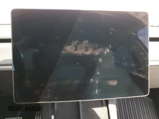 2022 Tesla Model Y Performance z VIN 7SAYGDEF6NF397082, wystawiony jako Copart lot #55823435 z przebiegiem Nie podano mil oraz Szkoda całkowita • Salvage title. Historia ofert i sprzedaży dostępna na DreamBid. Obrazek 9.